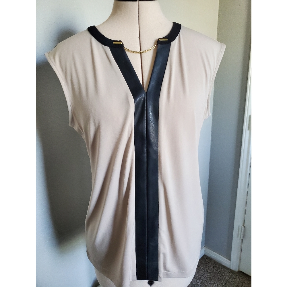 Calvin Klein Faux Leather Trim Chain Neck Matte Je